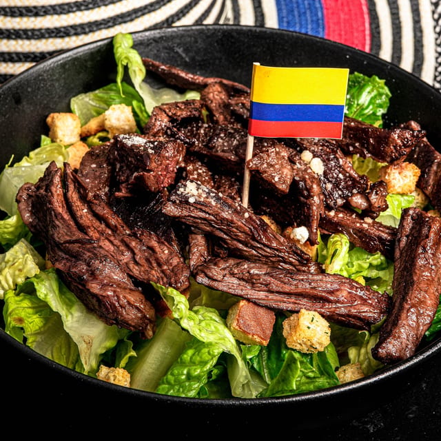 Ensalada Con Churrasquito.