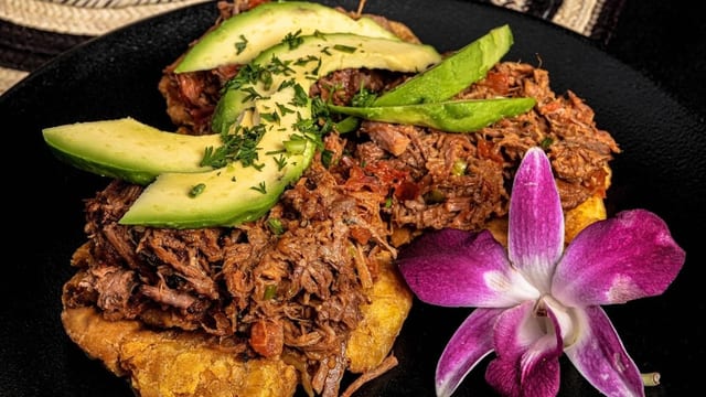 Tostones Carne.